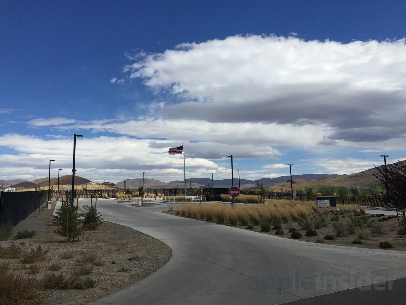 photo of Apple, Inc. massively expanding its iCloud data centers in Nevada, Oregon image